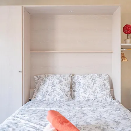 Cozy Studio, Very Close To *