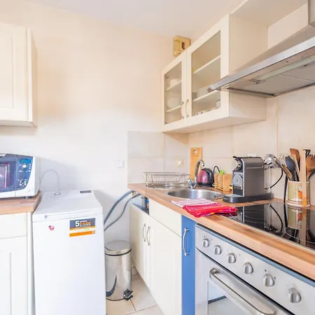 Cozy Studio, Very Close To Apartment