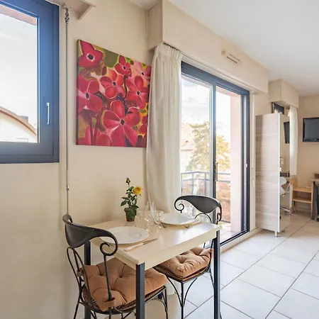 Appartement Cozy Studio, Very Close To