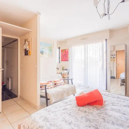 Cozy Studio, Very Close To Appartement