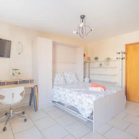 Appartement Cozy Studio, Very Close To